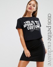 T-shirt court This is My Spooky Cat, Asos Petite, 16 euros